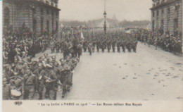 MILITARIA. "Le 14 Juillet à Paris En 1916". Les RUSSES Défilant Rue Royale - Regiments