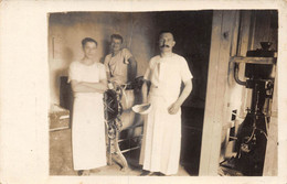 PIE-FO.BI-22 : 4702 : HAVELANGE. CARTE-PHOTO D'UN INTERIEUR D'ATELIER. MINOTERIE ? BOULANGERIE ? 1914 - Havelange