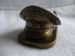 Presse Papier  Casquette Allemande - Casques & Coiffures