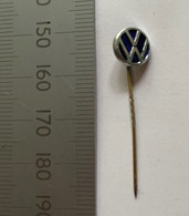 VW Volkswagen - Car Auto Automobile, Vintage Pin Badge - Volkswagen