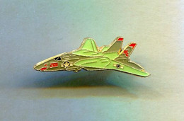 Pin's - Avion Militaire USA Américain - Militaria