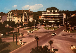 La Baule Les Pins - La Place Des Palmiers - Hôtel Résidence - La Baule-Escoublac