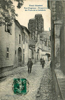 Toul * La Rue D'inglemur * Les Tours De La Cathédrale * Villageois - Toul