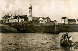 Ile De Sein * Le Phare De Men Brial * Entrée Du Port , Côté Ouest - Ile De Sein