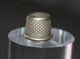 WW2 - Dé à Coudre De Soldat 39/45 - Equipement Militaire Français Années 40 - Soldier's Thimble WWII - Equipement