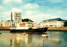 Lorient * Le JEAN PIERRE CALLOCH Assurant La Traversée Lorient Ile De Groix * Bateau Cargo Commerce - Lorient