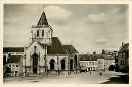 Ardres * La Place Et L'église Du Village - Ardres