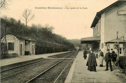 Coudray Montceaux * Les Quais De La Gare Du Village * Ligne Chemin De Fer - Autres & Non Classés