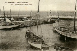 Ile De Groix , Port Tudy * GROIX * La Bretagne Pittoresque N°7117 éditeur A. Waron * Bateaux De Pêche - Groix