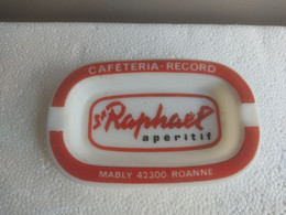 CENDRIER PUBLICITAIRE SAINT RAPHAËL Apéritif CAFETERIA RECORD MABLY 42300 ROANNE Opalex  Poids : 150 Grammes - Aschenbecher