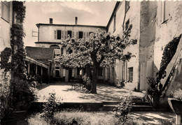 Bazas * La Cour D'honneur Du Collège St Joseph * école - Bazas