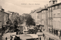 Pézenas * La Place De La République * Commerces Magasins - Pezenas