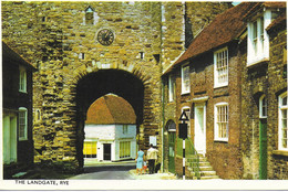 THE LANDGATE, RYE, SUSSEX, ENGLAND. Circa 1972  USED POSTCARD   Ts9 - Rye