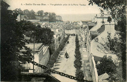 Belle Ile En Mer * Rue Et Vue Générale Prise De La Porte Vauban * Attelage * Belle Isle - Belle Ile En Mer