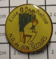 2722 Pin's Pins / Beau Et Rare / THEME : ADMINISTRATIONS / 4 FEMMES REGARDENT ! ECOLE PONTISSE - Administrations