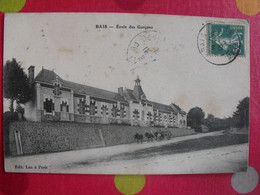 Carte Postale Mayenne. Bais. école Des Garçons. Charrette Cheval - Bais