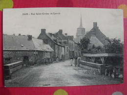 Carte Postale Mayenne. Bais. Rue Saint-Genne Et Lavoir. Femmes - Bais