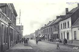 PAS DE CALAIS - 62 - NOEUX LES MINES - CPSM PF NB - Une Rue Animée - Noeux Les Mines