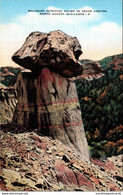 North Dakota Badlands Cedar Canyon Balanced Petrified Stump - Sonstige & Ohne Zuordnung