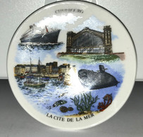 Petite Assiette Décorative CHERBOURG La Cité De La Mer - Piatti