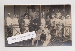 CPA PHOTO - 76 - ROUEN - MILITARIA 1914-18 - HOPITAL MILITAIRE ST GEORGES - Groupe De Poilus Blessés Et Infirmières - - Guerra 1914-18