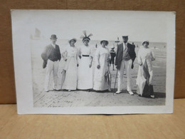 BERCK PLAGE (62) Carte Photo Groupe De Personnages Sur La Plage Gros Plan - Berck