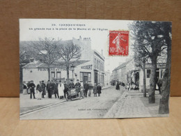 CHENNEVIERES (94) La Grande Rue à La Place De La Mairie Et De L'Eglise Automobile Animation - Chennevieres Sur Marne