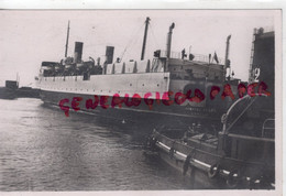 59- DUNKERQUE - MANOEUVRE FERRY BOAT QUITTANT LE PORT -HAMPTON FERRY LONDON - CARTE PHOTO 1949 - Dunkerque