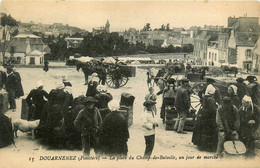 Douarnenez * La Place Du Champ De Bataille , Un Jour De Marché * Foire Marchands * Attelage - Douarnenez