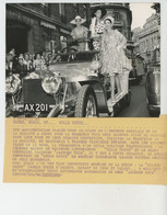 PHOTOS ORIGINALES - AUTOMOBILES - PARIS - MODE - Défilé ROLLS ROYCE & Mannequins De La Maison "JACQUES HEIM " Circa 1950 - Auto's