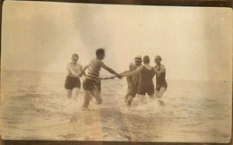 Mode * Maillot De Bain * Baigneurs Baigneur Baigneuse Baigneuses * Bains De Mer * Photo Ancienne 1900 - Moda