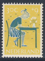 Nederland Netherlands Pays Bas 1959 Mi 743  YT 716  Sc B340 SG 890 ** Mädchen Bei Schularbeiten /Girl Doing Homework - Autres & Non Classés