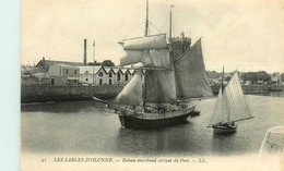 Les Sables D'olonne * Le Bateau Marchand Sortant Du Port * Voilier Goélette - Sables D'Olonne