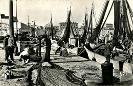 Marseille * Les Pescadoux * Le Port * Bateaux Pêche Pêcheurs - Old Port, Saint Victor, Le Panier