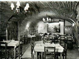 Beaune * Intérieur De L'auberge De La Toison D'or * La Salle De Restaurant - Beaune