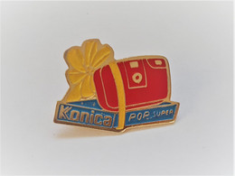 PINS PHOTOGRAPHIE KONICA POP SUPER /   33NAT - Photographie