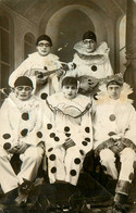 Bressuire * Carte Photo * Jour De Carnaval Ou Mi Car^me Ou Fête * Déguisements Pierrot * Photographe P. CHAUVET - Bressuire