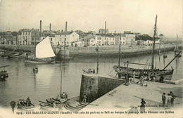 Les Sables D'olonne * Le Coin Du Port Ou Se Fait En Barque Le Passage De La Chaume Aux Sables - Sables D'Olonne