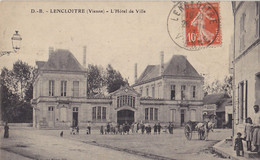 LENCLOITRE  L'Hôtel De Ville - Lencloitre