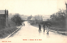 CPA 02 VERVINS AVENUE DE LA GARE - Vervins