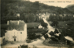 La Mothe * Route D'entrée Du Village * Passage à Niveau Ligne Chemin De Fer - Otros & Sin Clasificación