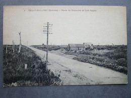 CPA 80 Somme SAILLY SAILLISEL  Prés Combles - La Route De Bapaume Et Le Café Rogiez  1910 - Combles