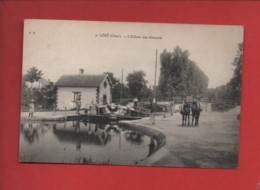 CPA - Léré - ( Cher) - L'écluse Des Houards  -( Péniche, Péniches ) - Lere