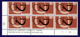 Ref 1554 - 1970 New Zealand Corner Block MNH With Printers Imprint - Maori Fish Hook SG 926 - Nuovi