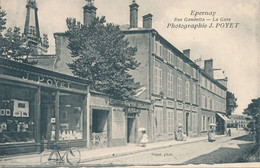 Epernay (51 Marne) Carte Publicitaire Le Photographe J. Poyet (et éditeur De La Carte) Rue Gambetta Et La Gare - Epernay