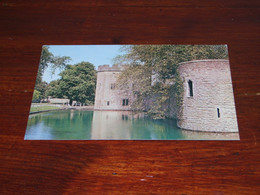 48074-                    THE MOAT, BISHOP'S PALACE, WELLS - Wells