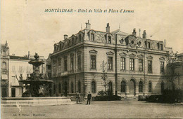 Montélimar * Place D'armes Et Hôtel De Ville * La Fontaine - Montelimar