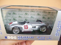 BRUMM - S006 -  MERCEDES W 196 GP GERMANIA KARL KING Avec Sa BOITE  Scala 1/43 - Brumm