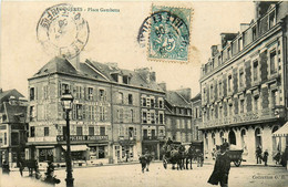 Fougères * La Place Gambetta * Grande épicerie Parisienne * Grand Hôtel Des Voyageurs - Fougeres