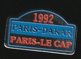 74253- Pin's. PARIS DAKAR 1992 PARIS LE CAP.signé A.B - Rallye